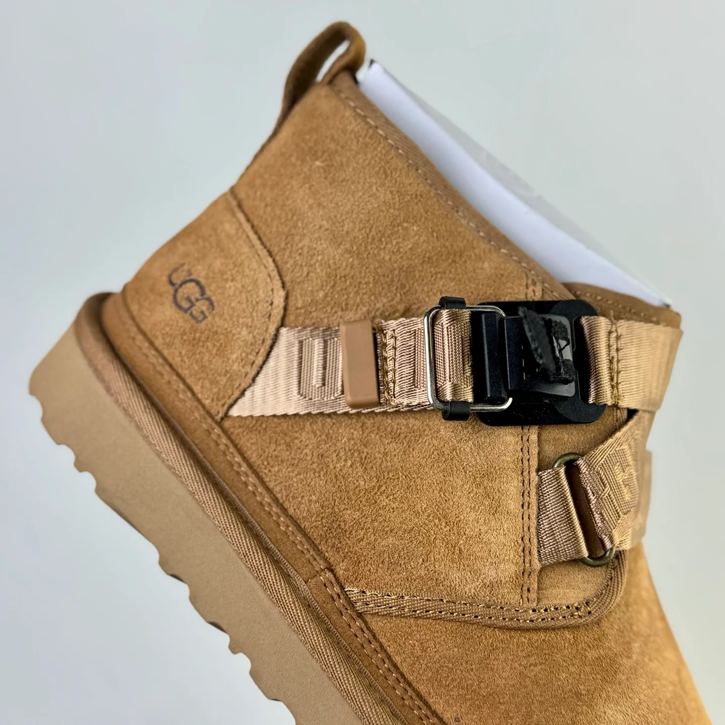 Local 💰600 Guangzhou top version Pay attention to differentiate the market. UGG classic series is renewed. Quick buckle straps inject functional style into Newm. Refresh the street style with UGG Asia Pacific spokesperson Wang Yibo! Size 39 40 41 42 43 44#